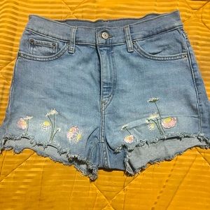 Levis ladies shorts